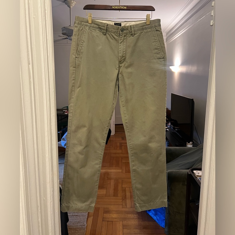 J Crew Men’s Green Chino